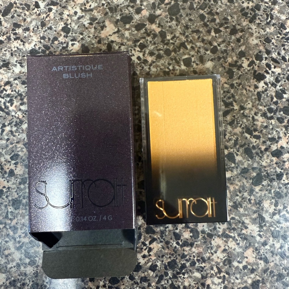 Surratt Artistique Blush in Halo and Classique Shadow Brush